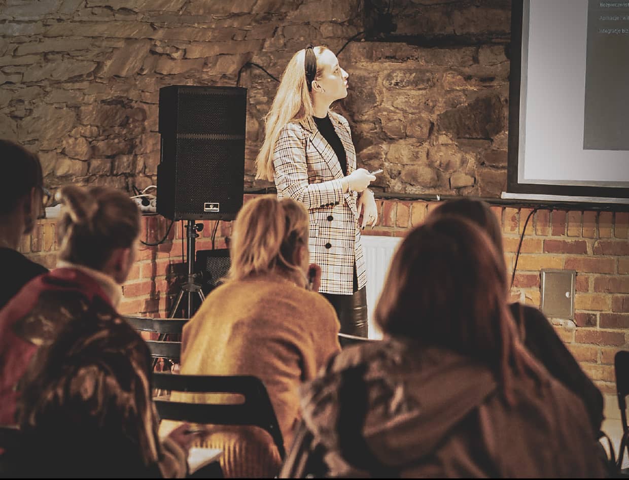 Gabriela na konferencji